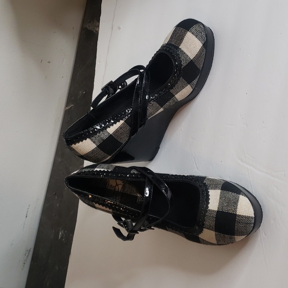 Volatile Shoes - 🤯3/$12 Volatile Black & White Plaid Wedges Goth Punk Size 7.5